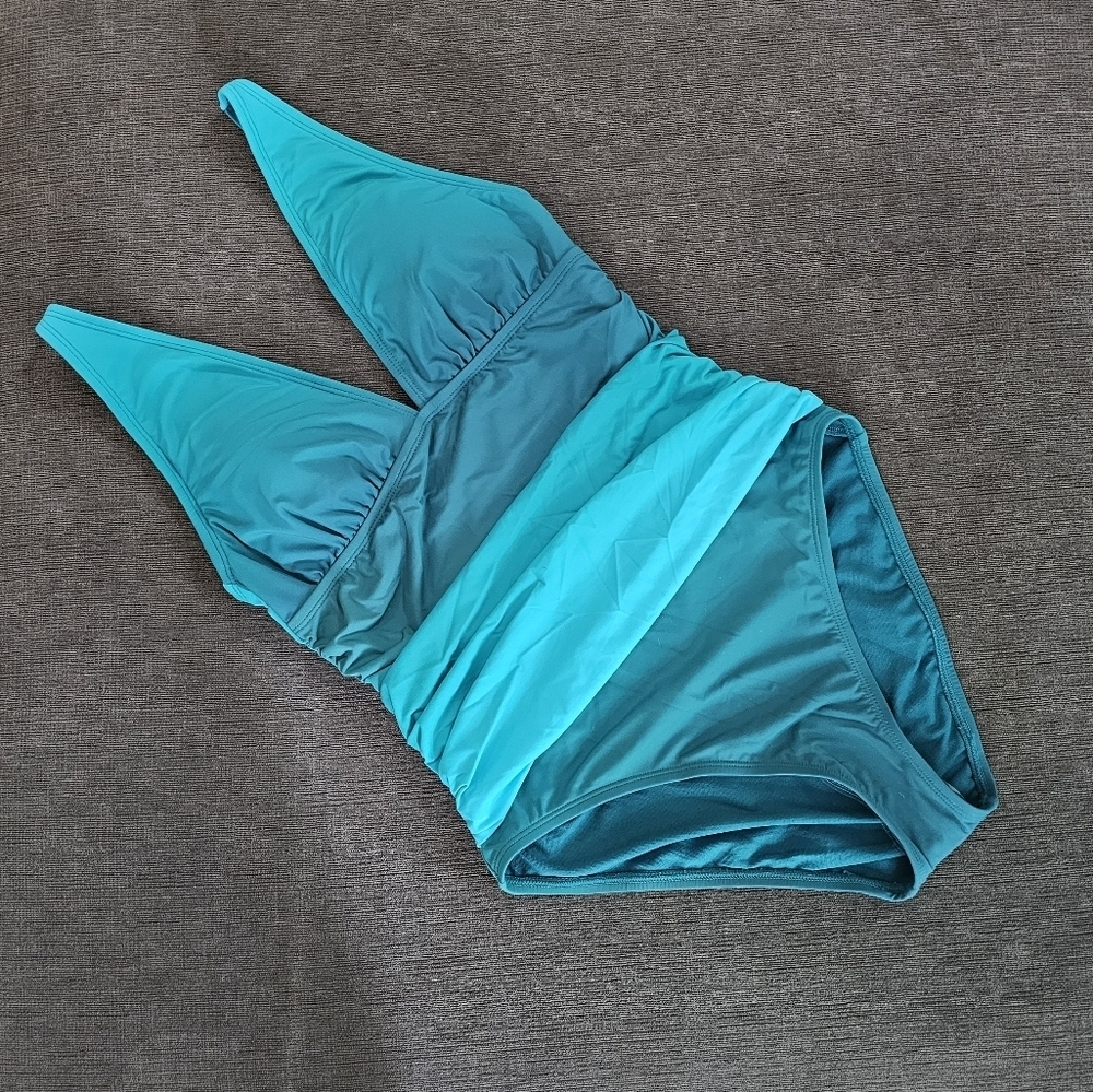 NWT Bleu Rod Beattie Women's Green Blue Ombre One-Piece Swimsuit Size 10